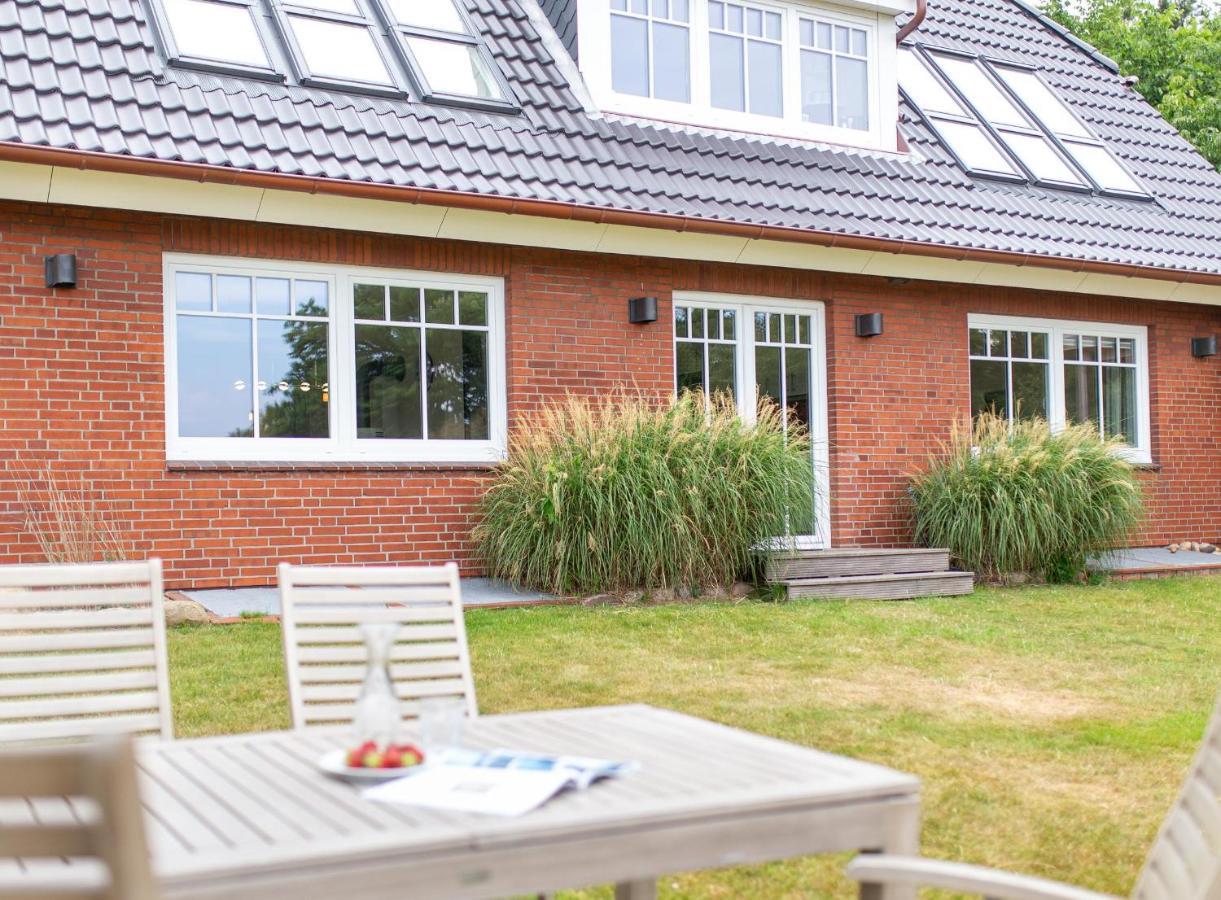 Haus Watthus - Wohnung Paradies Nebel Esterno foto