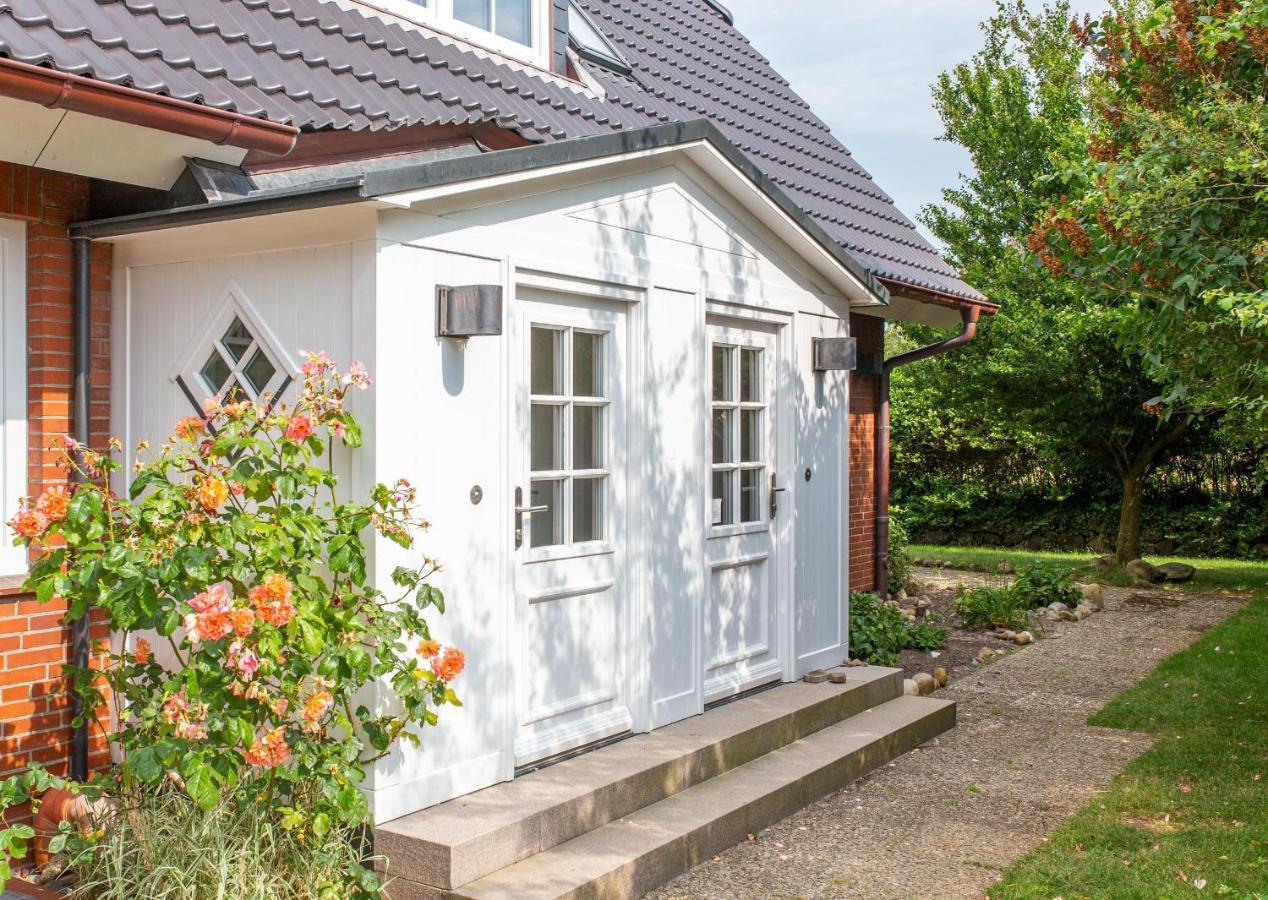 Haus Watthus - Wohnung Paradies Nebel Esterno foto